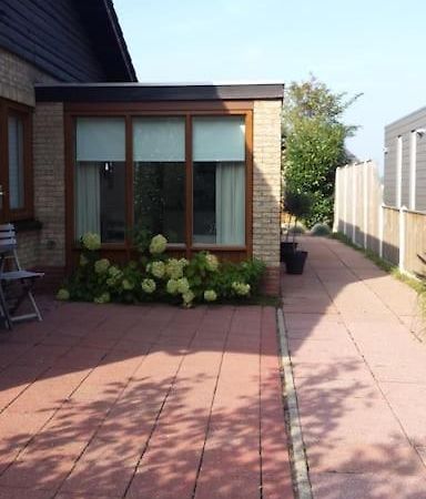 Modern En Sfeervol Appartement Aan Zee Met Airco زوتلاند المظهر الخارجي الصورة