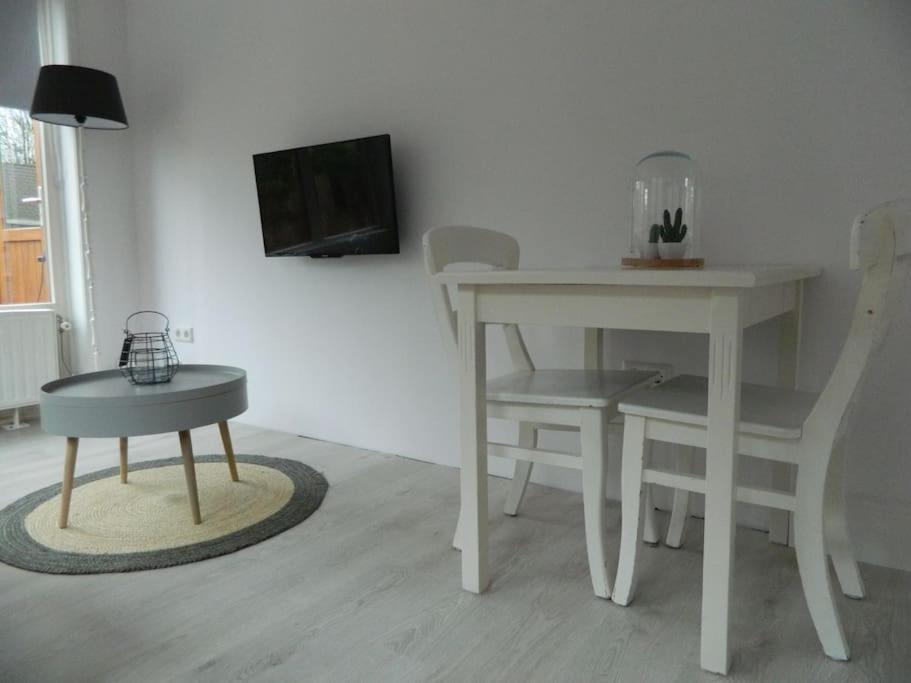Modern En Sfeervol Appartement Aan Zee Met Airco زوتلاند المظهر الخارجي الصورة